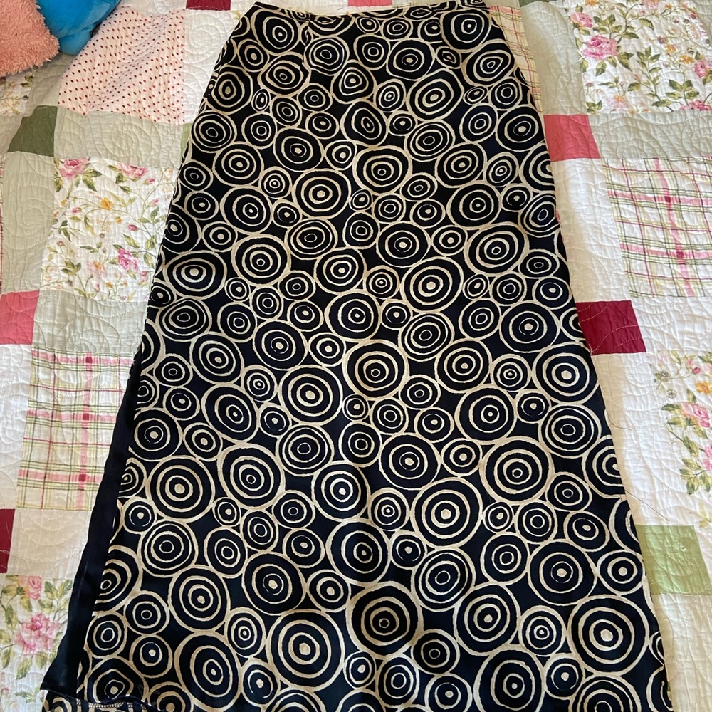 Swirly vintage skirt!